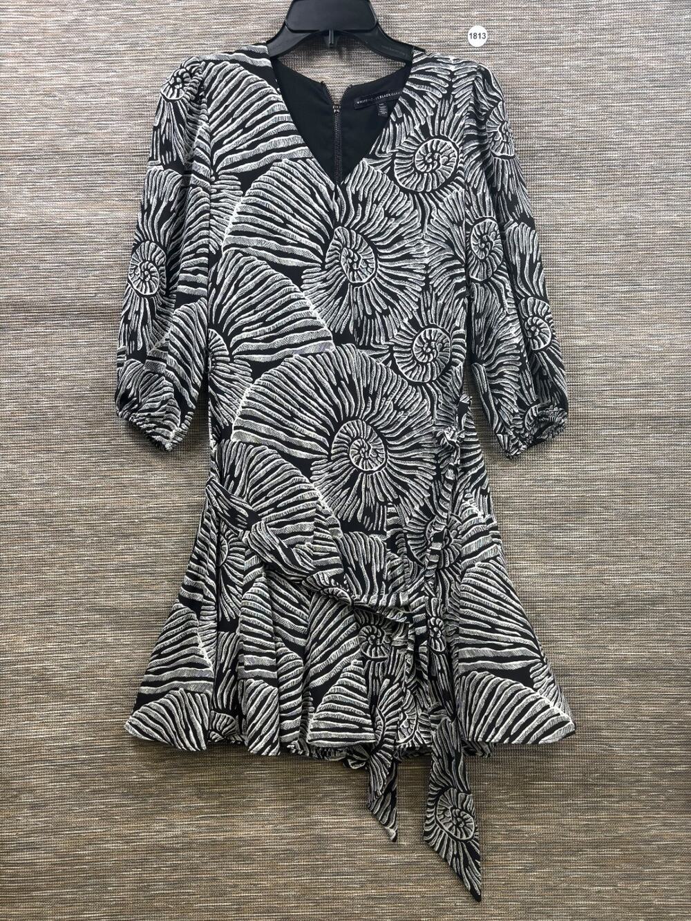 White House Black Market V-Neck Godet Dress in Fossil Size 00 Black White